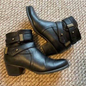 NATURAL SOUL KARMEN Black Women’s Ankle Boot, Size 5M